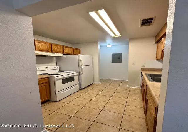 Photo 3 of Townhouse for sale at 14425 Whitney Dr, Gulfport, MS 39503 | MLS# 4160857 | Listing updated on 2026-08-29