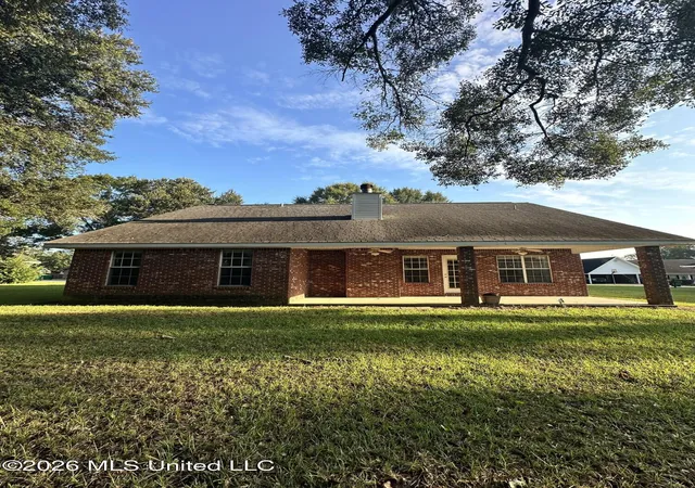 Photo 2 of Single family home for sale at 108 Maria St, Poplarville, MS 39470 | MLS# 4160866 | Listing updated on 2026-08-29