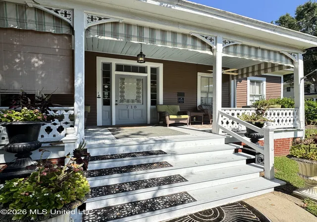Photo 2 of Single family home for sale at 718 N Union St, Natchez, MS 39120 | MLS# 4160897 | Listing updated on 2026-08-30