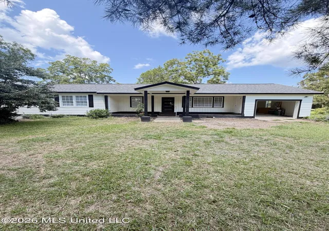 Single family home for sale at 401 Garland Broome Rd, Prentiss, MS 39474 | MLS# 4160877