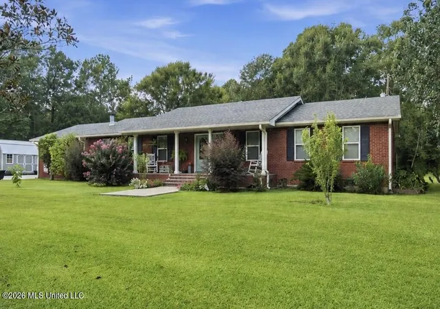 Photo 2 of Single family home for sale at 19 Luther Davis Rd, Picayune, MS 39466 | MLS# 4160886 | Listing updated on 2026-08-30