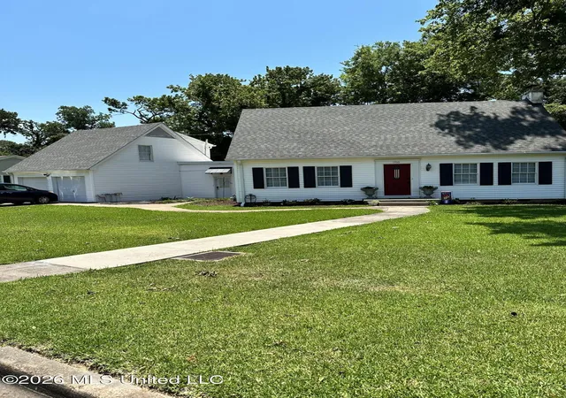 Photo 2 of Single family home for sale at 1700 Robinson St, Natchez, MS 39120 | MLS# 4161016 | Listing updated on 2026-08-31