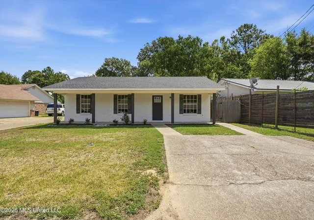 Photo 2 of Single family home for sale at 746 Clearmont Dr, Pearl, MS 39208 | MLS# 4160889 | Listing updated on 2026-09-03