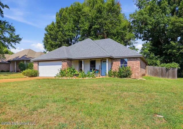 Photo 2 of Sale Pending at 315 Big Oak Dr, Florence, MS 39073 | MLS# 4160890 | Listing updated on 2026-09-02