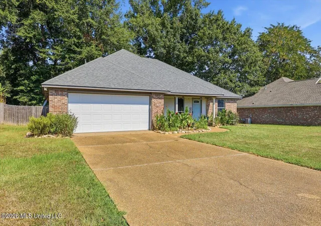Photo 3 of Sale Pending at 315 Big Oak Dr, Florence, MS 39073 | MLS# 4160890 | Listing updated on 2026-09-02
