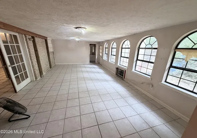 Photo 3 of Single family home for sale at 1723 Woodburn St, Jackson, MS 39212 | MLS# 4160894 | Listing updated on 2026-09-06