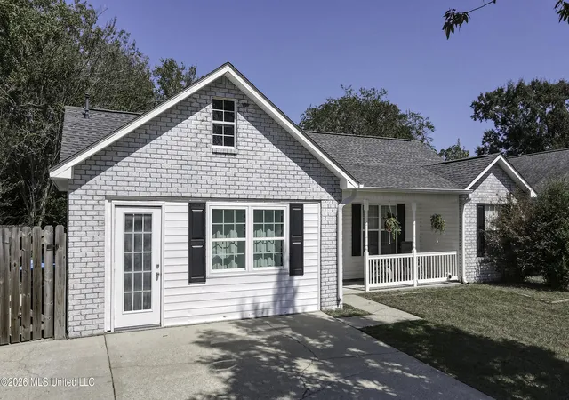Photo 3 of Single family home for sale at 14188 N Country Hills Dr, Gulfport, MS 39503 | MLS# 4160927 | Listing updated on 2026-09-16