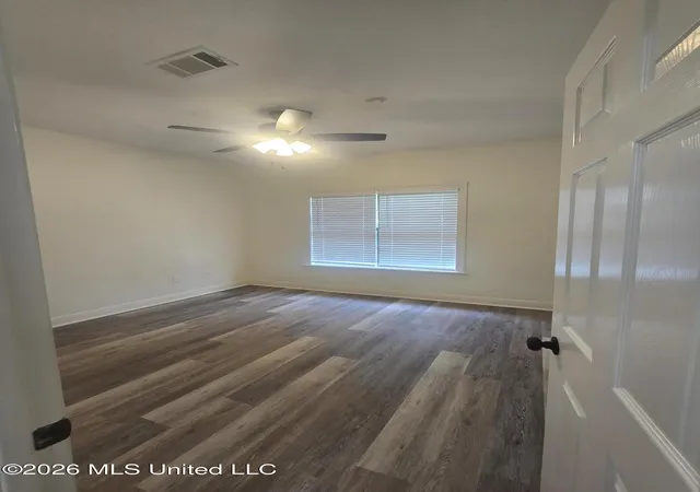 Photo 3 of Single family home for sale at 212 Village Cir, Canton, MS 39046 | MLS# 4160980 | Listing updated on 2026-10-10