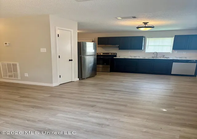 Photo 3 of Single family home for sale at 2306 Lewis Ave, Pascagoula, MS 39567 | MLS# 4161012 | Listing updated on 2026-08-31