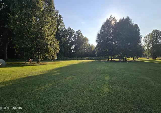 Photo 3 of Sale Pending at 716 Cliff Williams Rd, Senatobia, MS 38668 | MLS# 4161004 | Listing updated on 2026-10-15
