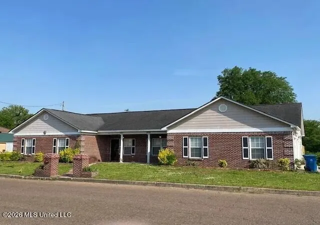Photo 1 of Single family home for sale at 106 6th Street, Clarksdale, MS 38614 | MLS# 4160988 | Listing updated on 2026-08-31