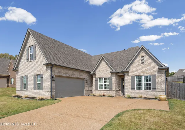 Photo 1 of Single family home for sale at 1218 Perry Pl Dr, Hernando, MS 38632 | MLS# 4161019 | Listing updated on 2026-09-01