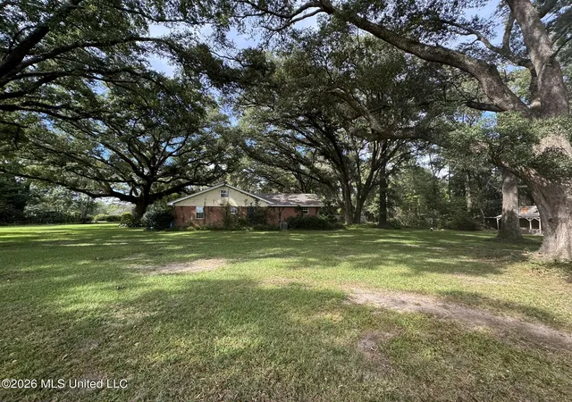 Photo 4 of Single family home for sale at 22500 Jones Ln, Moss Point, MS 39562 | MLS# 4161003 | Listing updated on 2026-08-31