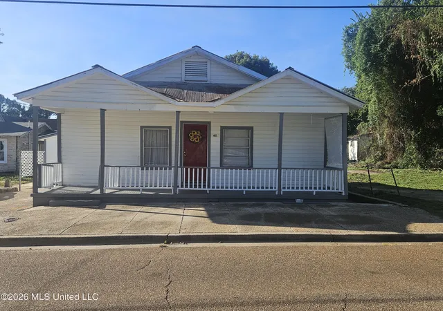 Photo 1 of Single family home for sale at 45 Beaumont St, Natchez, MS 39120 | MLS# 4160999 | Listing updated on 2026-08-31