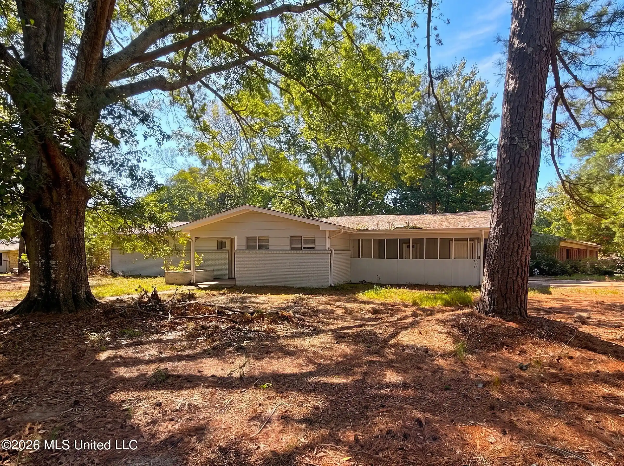Photo 1 of Single family home for sale at 1607 Meadow Forest Dr, Jackson, MS 39212 | MLS# 4165312 | Listing updated on 2026-10-16