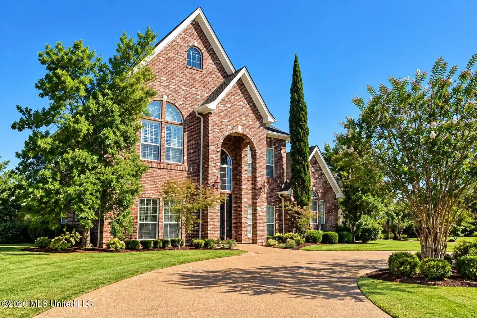 Photo 1 of Single family home for sale at 1600 River Oaks Dr, Greenwood, MS 38930 | MLS# 4165596 | Listing updated on 2026-10-19