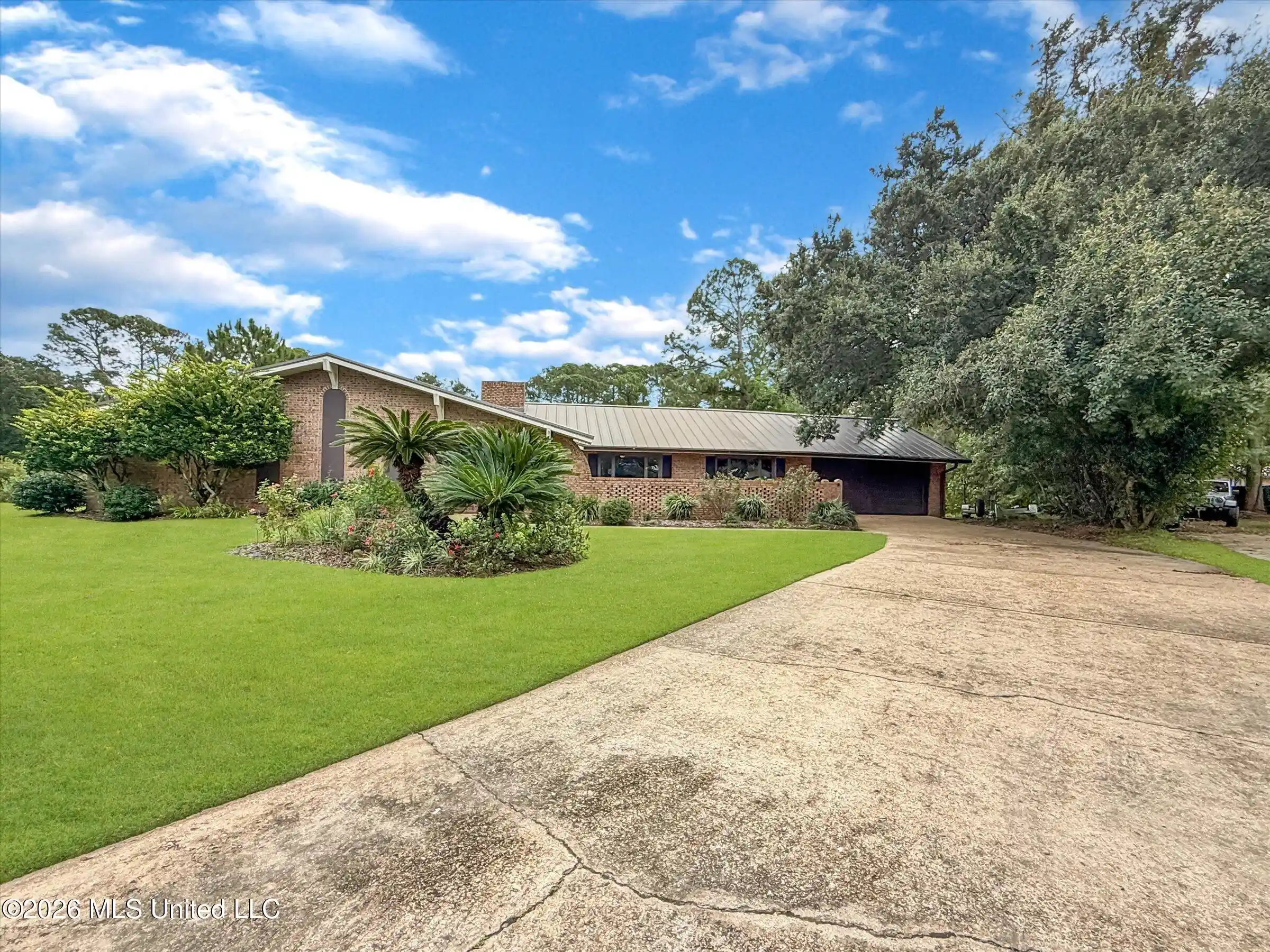 Photo 1 of Single family home for sale at 209 Carnoustie Ct, Ocean Springs, MS 39564 | MLS# 4166000 | Listing updated on 2026-10-25