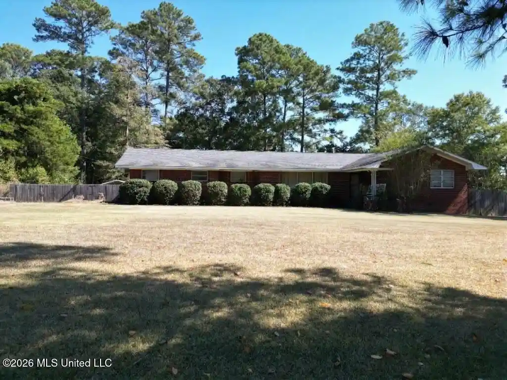 Photo 1 of Single family home for sale at 917 Pine Hl Cir, Carthage, MS 39051 | MLS# 4166052 | Listing updated on 2026-10-20