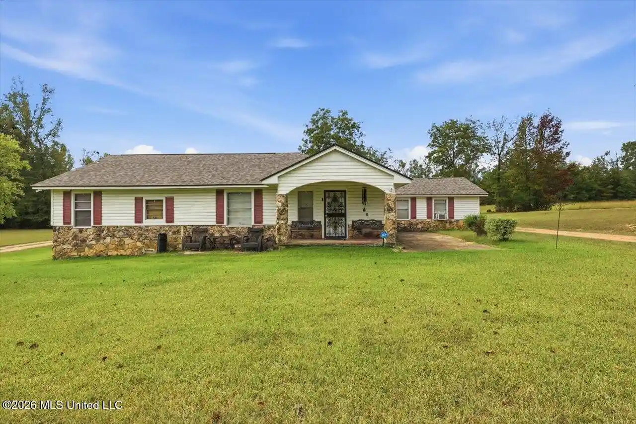 Photo 1 of Single family home for sale at 10711 Us 51, Vaiden, MS 39176 | MLS# 4165791 | Listing updated on 2026-10-19
