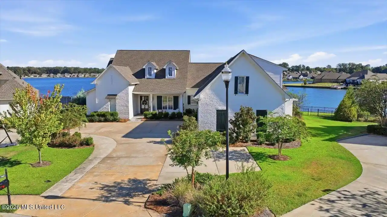 Photo 1 of Single family home for sale at 104 Lake Cvs, Madison, MS 39110 | MLS# 4165696 | Listing updated on 2026-10-23