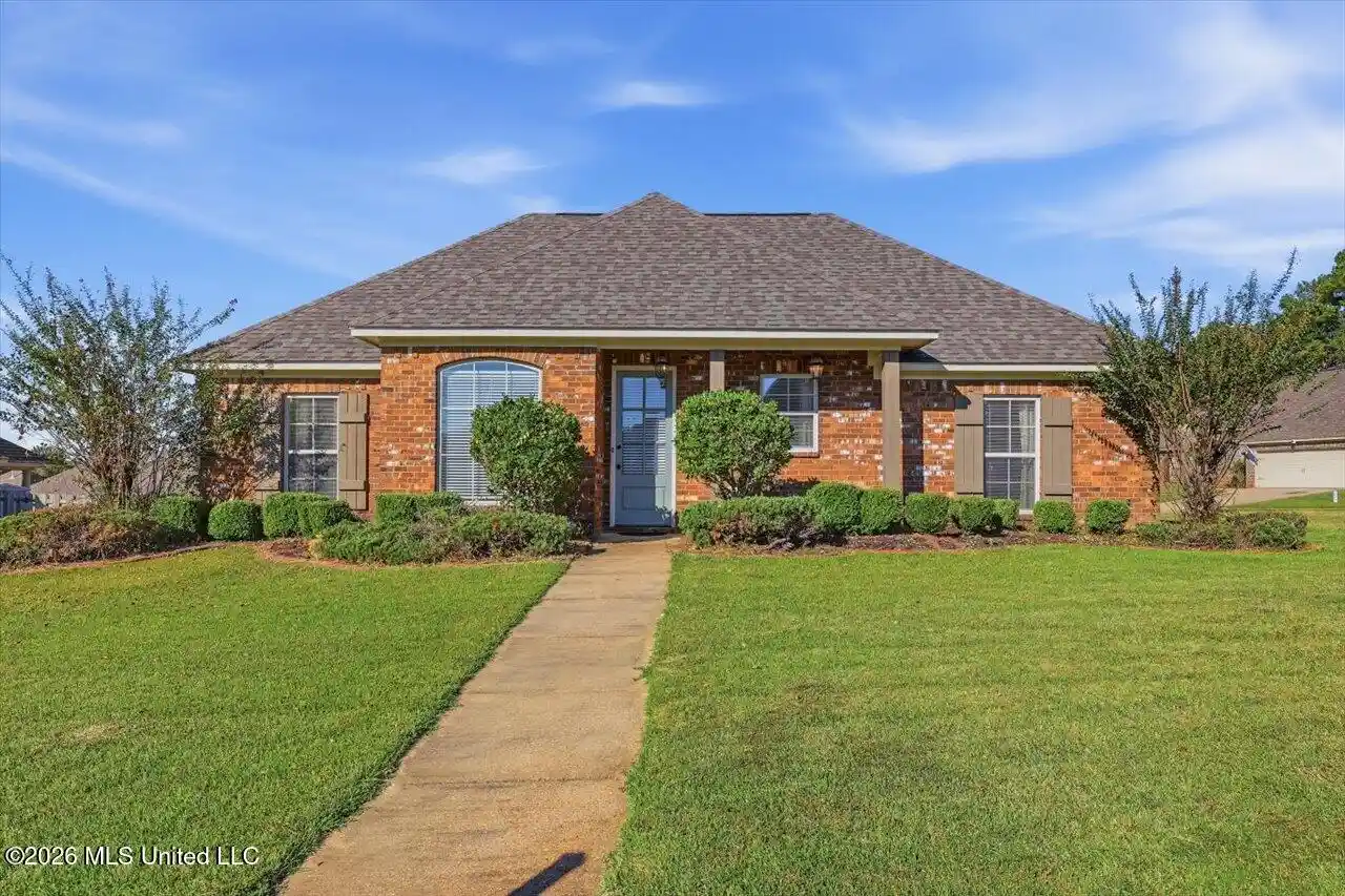 Photo 1 of Sale Pending at 227 Silver Lake, Pearl, MS 39208 | MLS# 4165646 | Listing updated on 2026-10-18