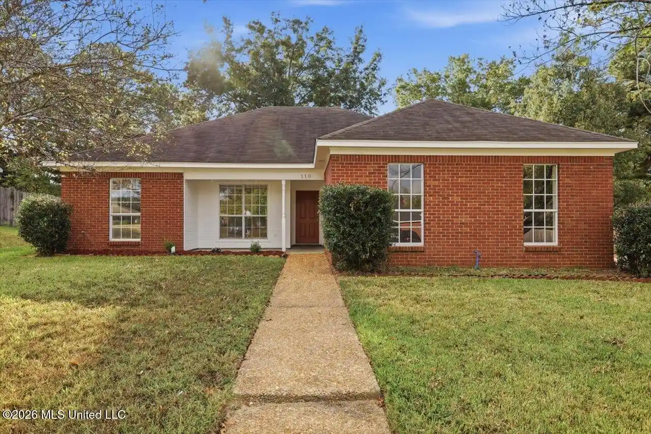 Photo 1 of Single family home for sale at 110 Eastwood Dr, Madison, MS 39110 | MLS# 4165805 | Listing updated on 2026-10-19