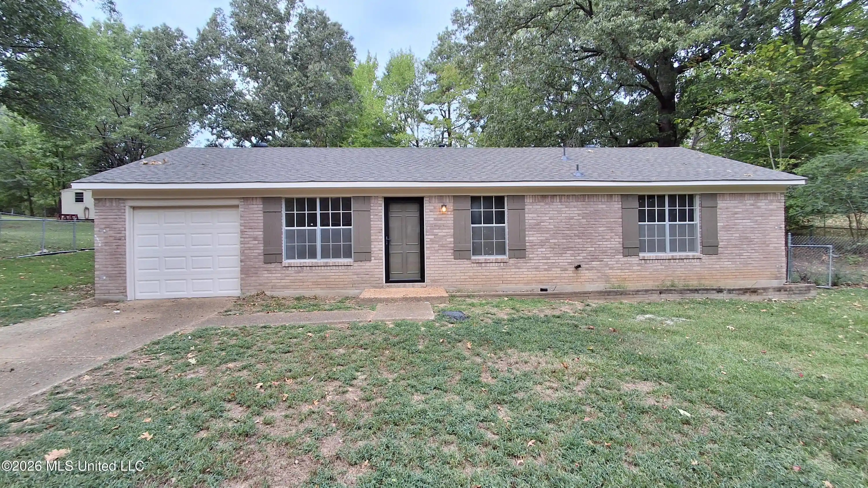 Photo 1 of Single family home for sale at 5562 Caroline Dr, Horn Lake, MS 38637 | MLS# 4165828 | Listing updated on 2026-10-17