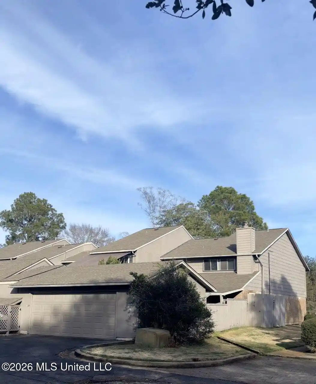 Photo 1 of Condo for sale at 5125 Old Canton Rd, Jackson, MS 39211 | MLS# 4165953 | Listing updated on 2026-10-19