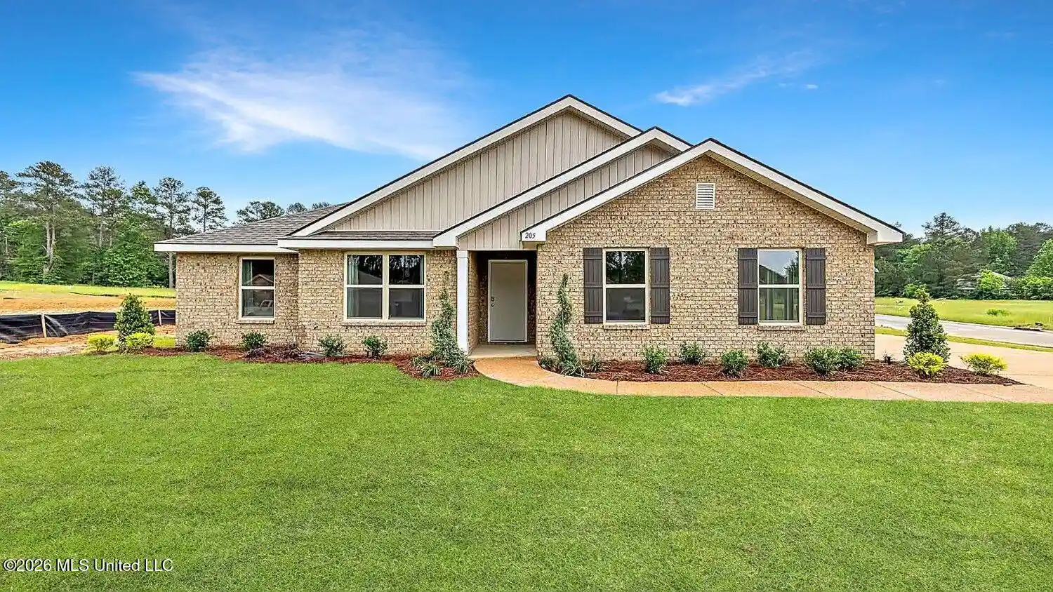 Photo 1 of Sale Pending at 205 Raulston Dr, Byram, MS 39272 | MLS# 4165924 | Listing updated on 2026-10-19