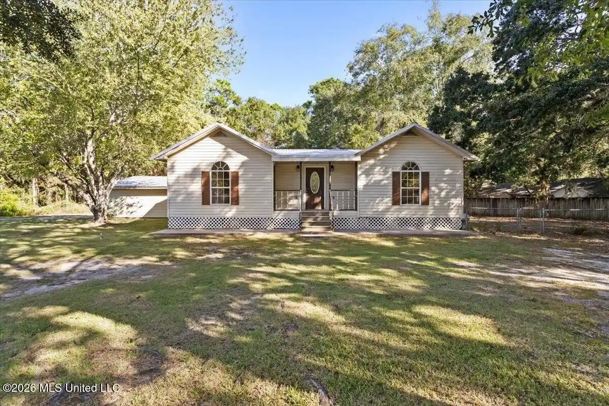 Photo 1 of Sale Pending at 5704 Center St, Ocean Springs, MS 39564 | MLS# 4166121 | Listing updated on 2026-10-23