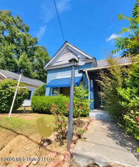 Photo 1 of Single family home for sale at 909 Avenue, Mc Comb, MS 39648 | MLS# 4166154 | Listing updated on 2026-10-21