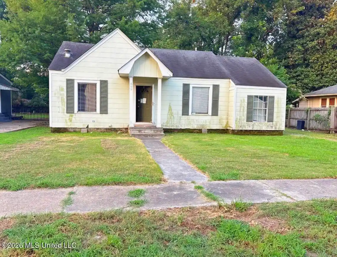 Photo 1 of Single family home for sale at 809 University St, Cleveland, MS 38732 | MLS# 4166292 | Listing updated on 2026-10-23