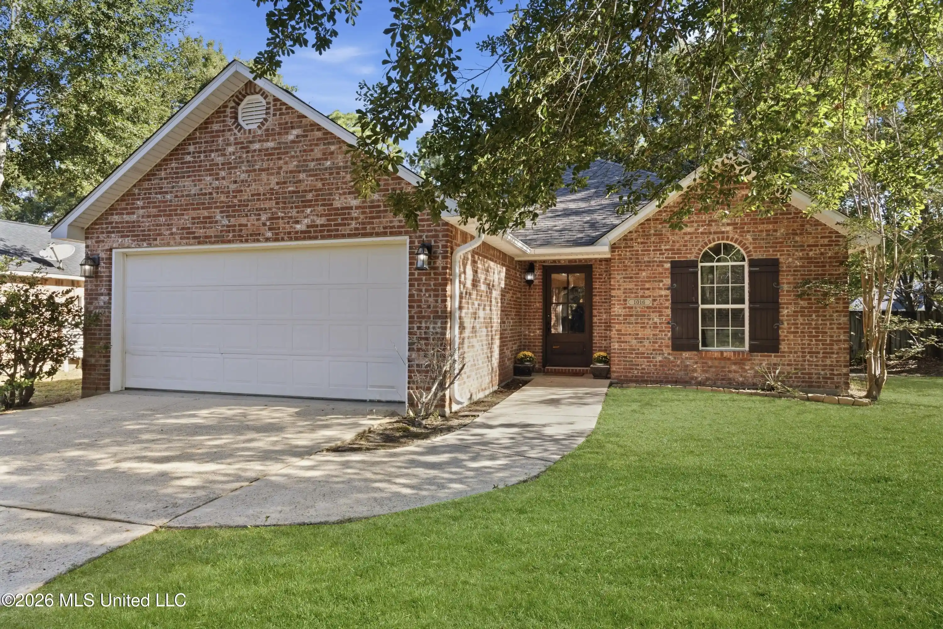 Photo 1 of Single family home for sale at 1016 Sycamore St, Ocean Springs, MS 39564 | MLS# 4166481 | Listing updated on 2026-10-24