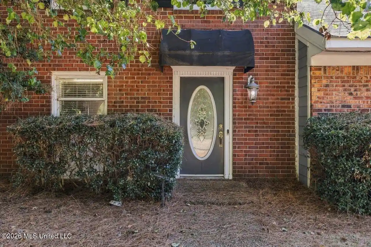 Photo 1 of Townhouse for sale at 5028 Harling Pl, Jackson, MS 39211 | MLS# 4166507 | Listing updated on 2026-10-24