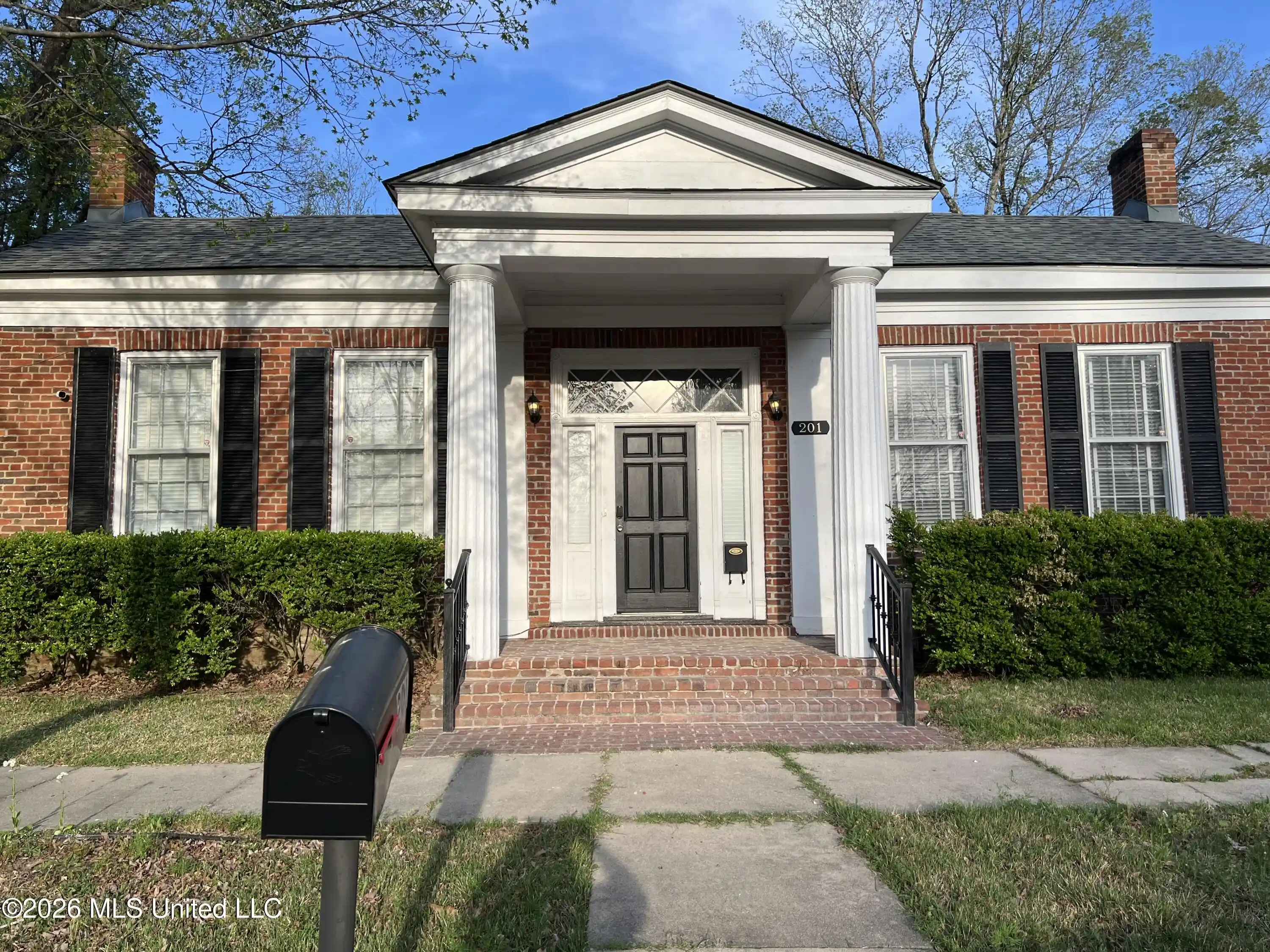 Photo 1 of Single family home for sale at 201 S Center St, Holly Springs, MS 38635 | MLS# 4166520 | Listing updated on 2026-10-25