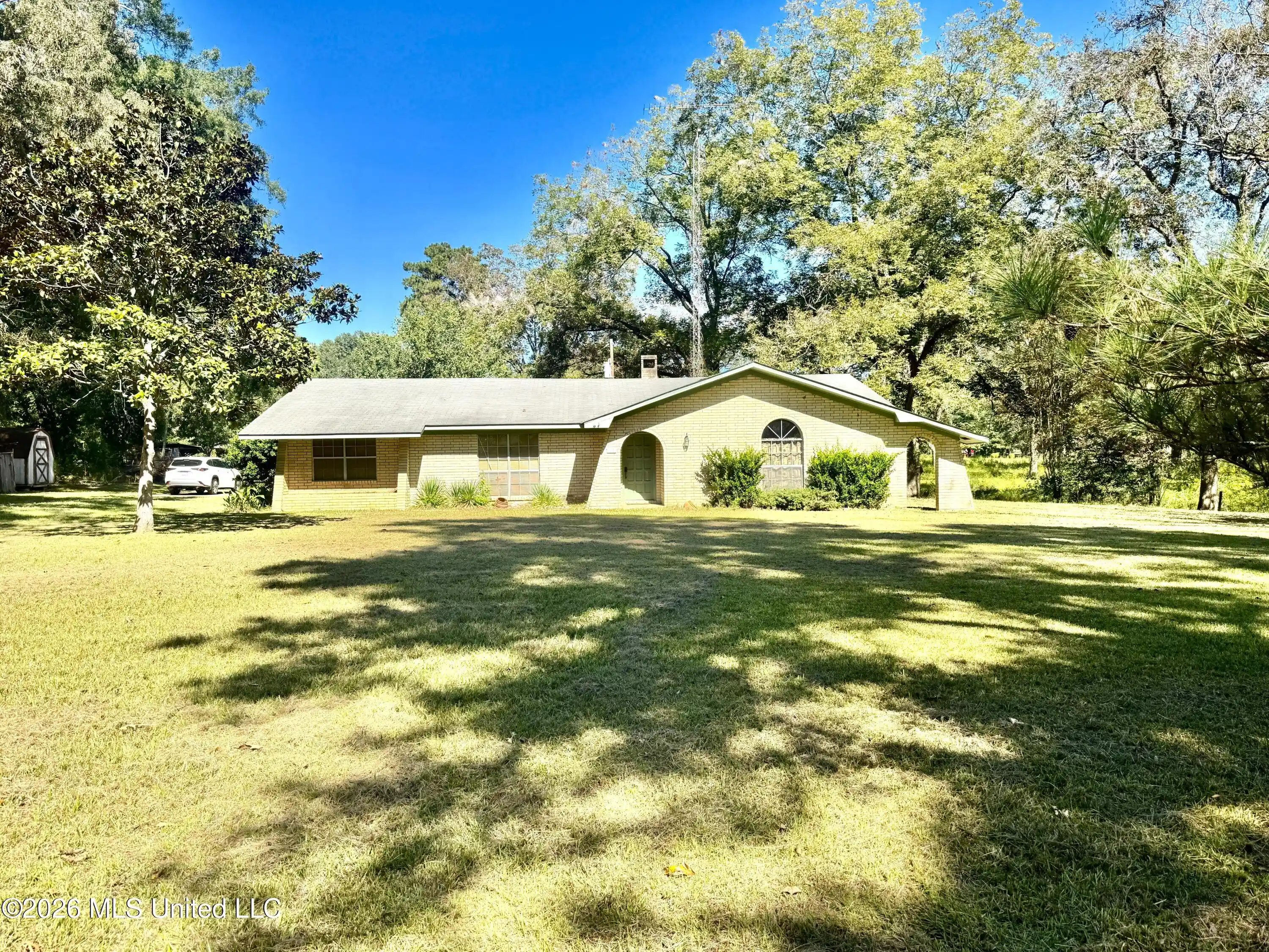 Single family home for sale at 535 Airport Rd, Natchez, MS 39120 | MLS# 4166543