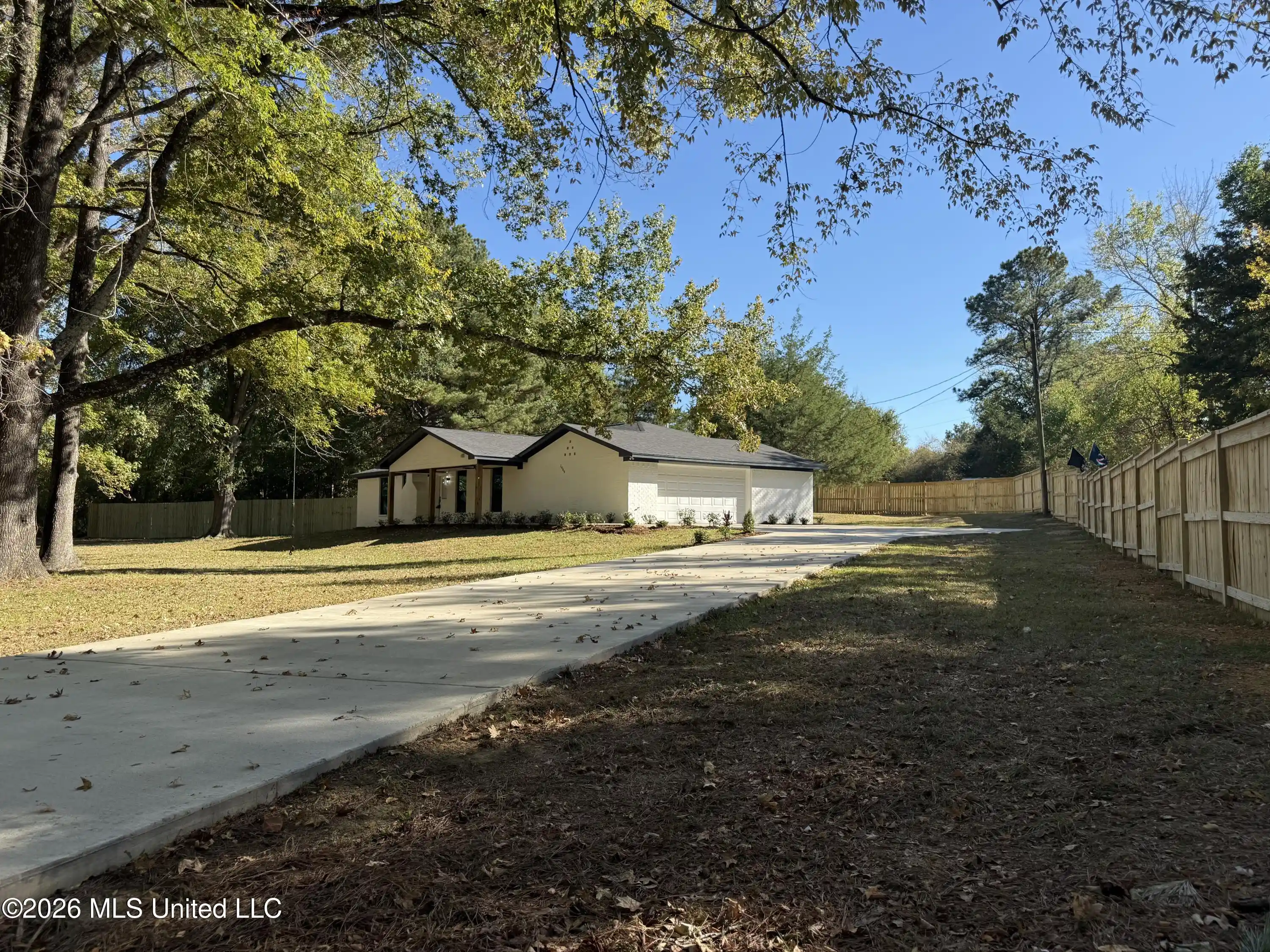 Photo 1 of Single family home for sale at 2449 W Mountain Crk Rd, Florence, MS 39073 | MLS# 4166549 | Listing updated on 2026-10-25