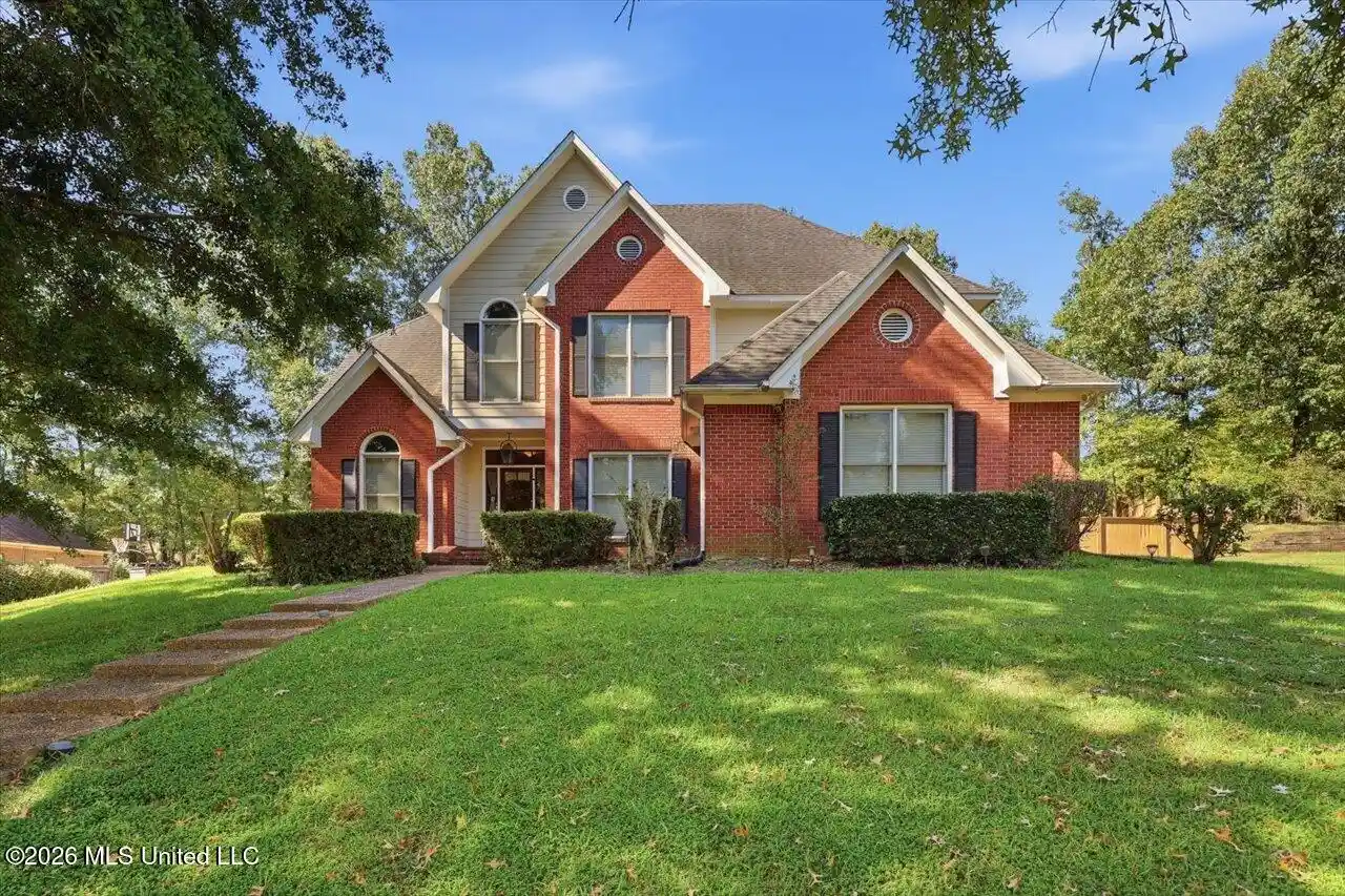 Single family home for sale at 114 Dunton Hl Ln, Clinton, MS 39056 | MLS# 4166557
