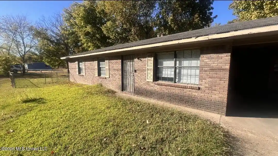 Photo 1 of Single family home for sale at 163 Charles St, Yazoo City, MS 39194 | MLS# 4166982 | Listing updated on 2026-10-30