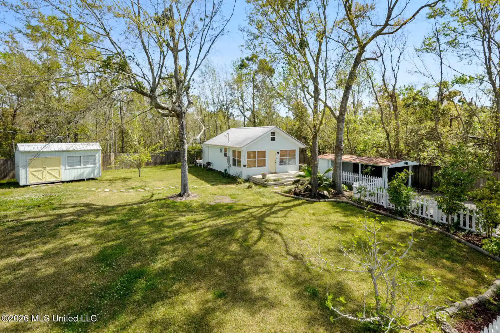 Photo 1 of Single family home for sale at 422 Water St, Waveland, MS 39576 | MLS# 4167001 | Listing updated on 2026-10-30