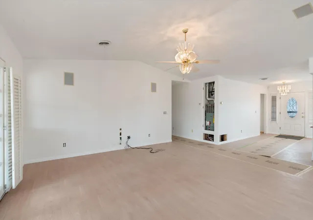 Photo 4 of Sale Pending at 2528 Coors Blvd Sw, Albuquerque, NM 87121 | MLS# 1031255 | Listing updated on 2026-08-05
