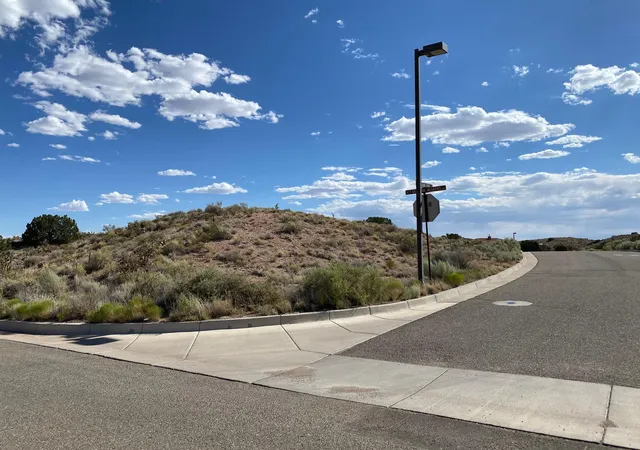 4th image of 1720 Meadows Point Pl Ne, Rio Rancho, NM 87144 | MLS# 1060578