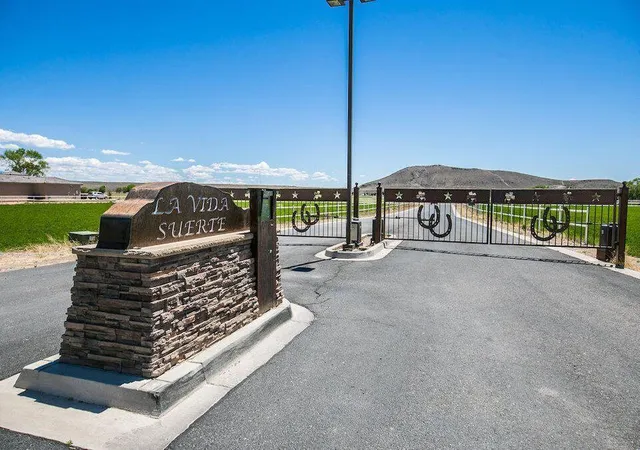 1st image of 8 Rabbit Foot Ct, Los Lunas, NM 87031 | MLS# 1073181