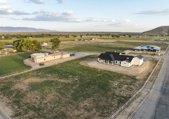 2nd image of 6 Rabbit Foot Ct, Los Lunas, NM 87031 | MLS# 1073182