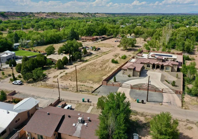 24th image of 3227 Duranes Rd Nw, Albuquerque, NM 87104 | MLS# 1074738