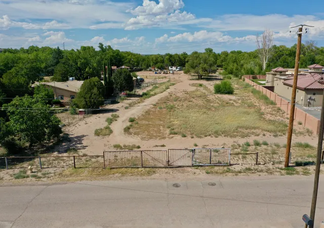 4th image of 3227 Duranes Rd Nw, Albuquerque, NM 87104 | MLS# 1074738