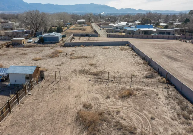2nd image of 1035 Ortega Rd Nw, Los Ranchos, NM 87114 | MLS# 1077982