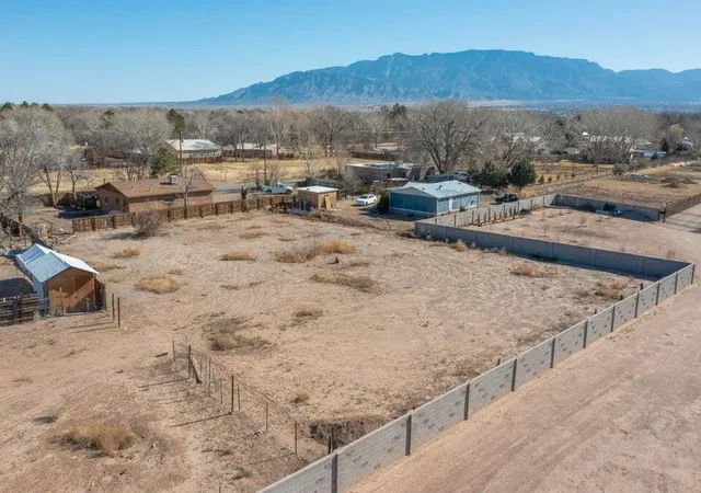 9th image of 1037 Ortega Rd Nw, Los Ranchos, NM 87114 | MLS# 1083339