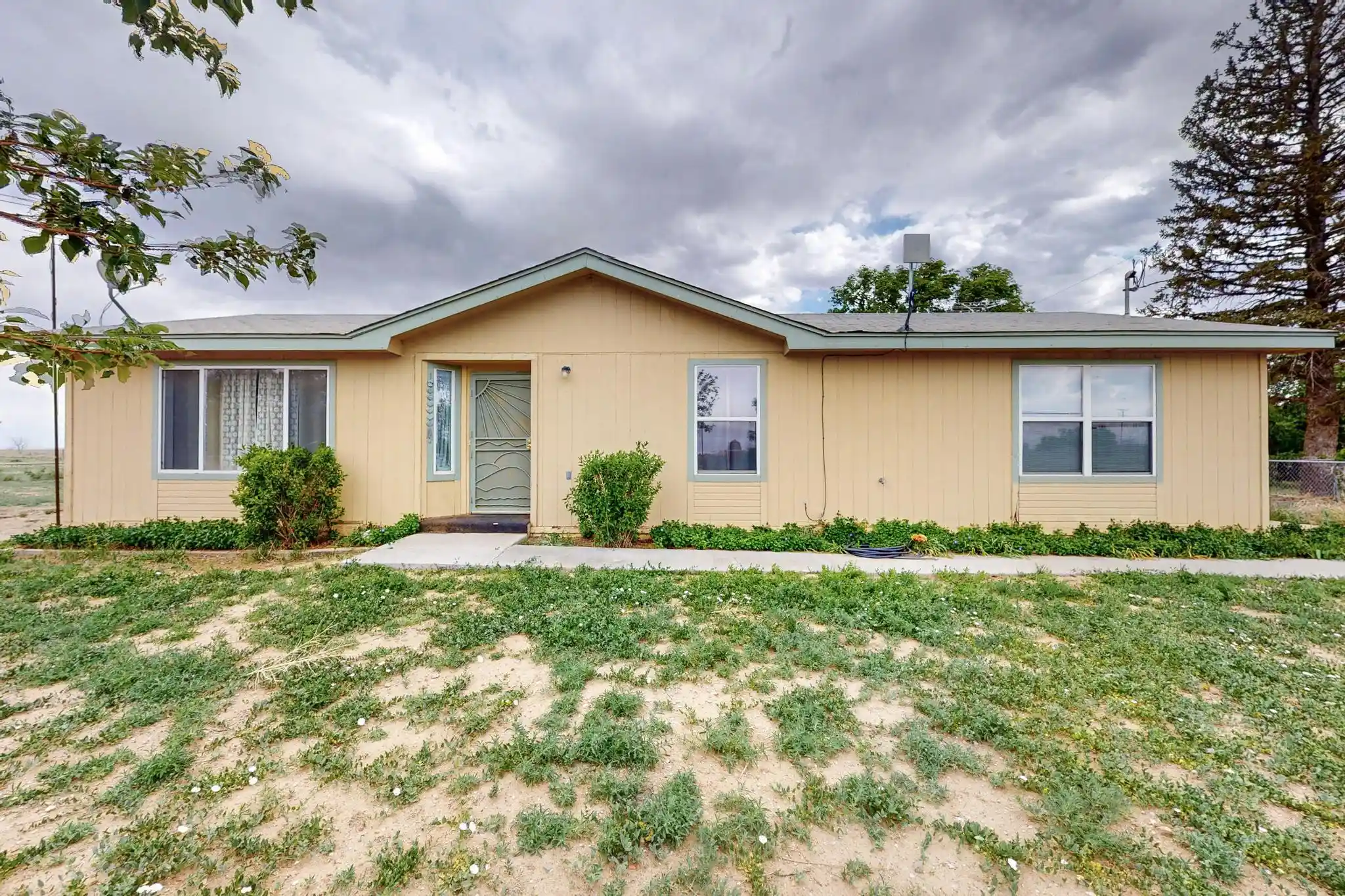 Photo 1 of Sale Pending at 10 E Howell Rd, Estancia, NM 87016 | MLS# 1085024 | Listing updated on 2026-10-21