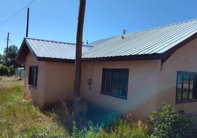 Photo 2 of Sale Pending at 300 N Roosevelt Ave, Mountainair, NM 87036 | MLS# 1086198 | Listing updated on 2026-08-06
